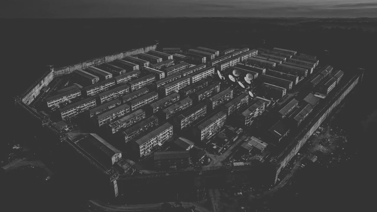 Luftaufnahme eines Scam Compounds in Südostasien